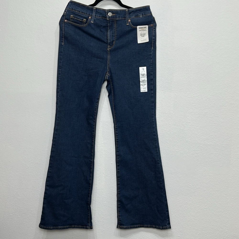 Levi's Signature Women's  Jeans TOTALLY SHAPING HIGH-RISE‎ FLARE SLIMMING